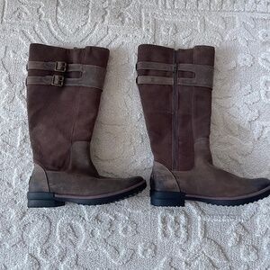 Tall dark brown Uggs